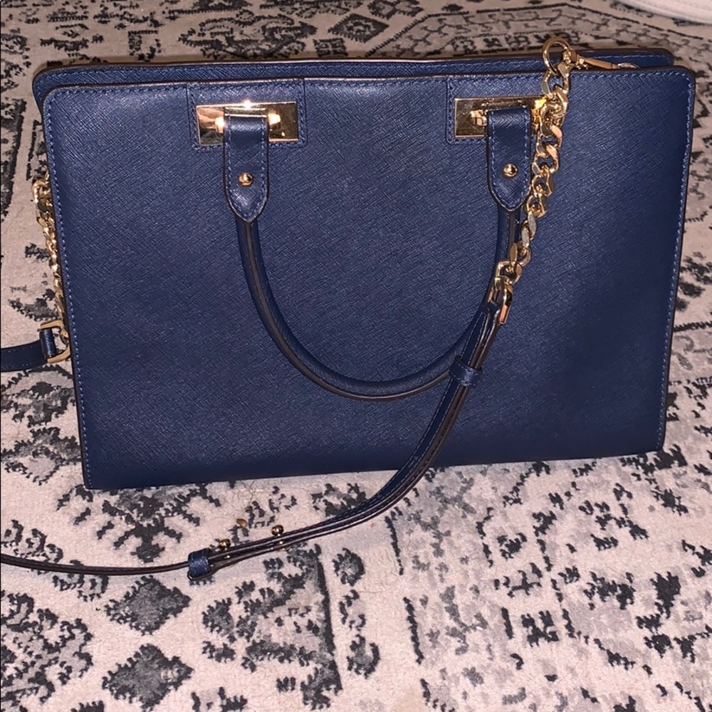 ***SOLD*** Michael Kors Navy Chain Strap tote - Picture 3 of 4